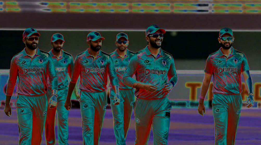 চট্টগ্রামের লবণ-হাওয়া, ১৫০ কিলোমিটার গতি আর পঞ্চম দিনের নীরবতা চট্টগ্রামের লবণ-হাওয়া, ১৫০ কিলোমিটার গতি আর পঞ্চম দিনের নীরবতা