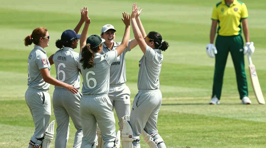 Kingsmead's Dry Pitch, Cameron Green's Abdominal Strain, and the Hole in Australia's Bowling Math Kingsmead's Dry Pitch, Cameron Green's Abdominal Strain, and the Hole in Australia's Bowling Math