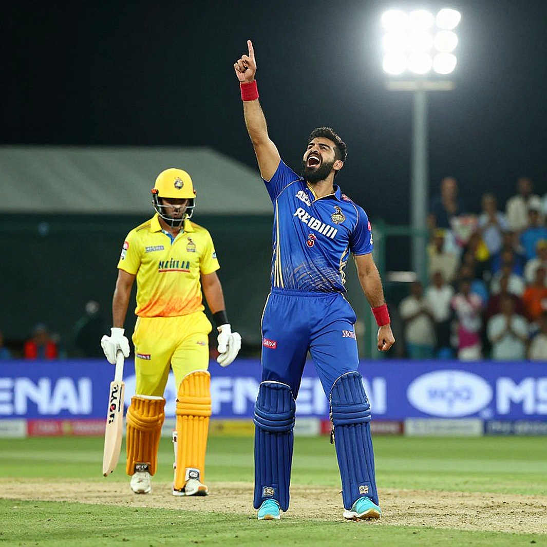 আবুধাবির নিরপেক্ষ 'হোম' ও চল্লিশ দিনের বোঝা: রমিজ রাজার প্যানেল-শিরোনামের আড়ালে যে সংখ্যাটা হারিয়ে গেল আবুধাবির নিরপেক্ষ 'হোম' ও চল্লিশ দিনের বোঝা: রমিজ রাজার প্যানেল-শিরোনামের আড়ালে যে সংখ্যাটা হারিয়ে গেল