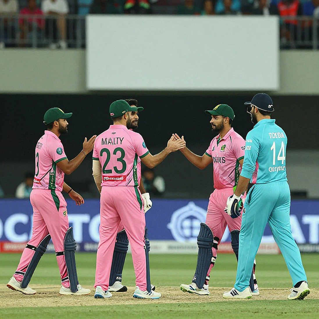 ৩৩ বল, শূন্য রান: ডারবানের প্রথম দিনে যে হিসাবটা স্কোরবোর্ডে ওঠে না ৩৩ বল, শূন্য রান: ডারবানের প্রথম দিনে যে হিসাবটা স্কোরবোর্ডে ওঠে না