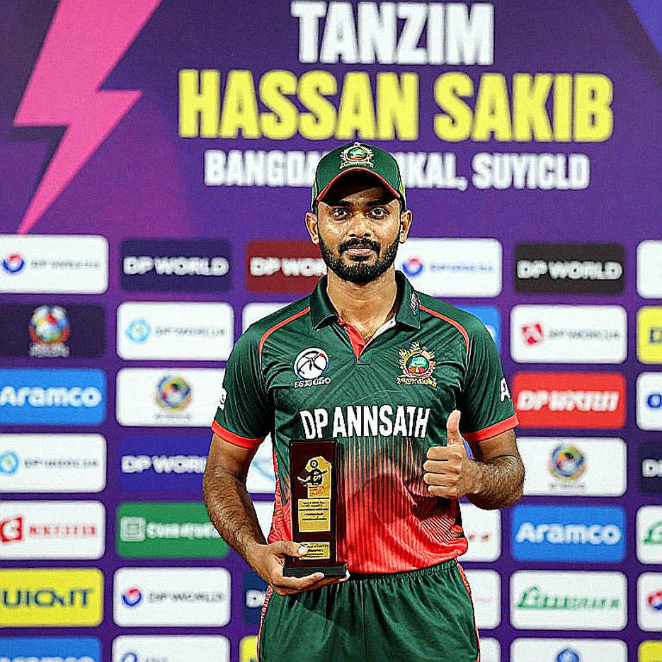 যে পঁচিশটি নাম কেউ মনে রাখেনি: ১৯৯২ বিশ্বকাপের আগের রাতের ব্যাটিং র্যাঙ্কিং আর রাজশাহীর চায়ের দোকানের হিসাব যে পঁচিশটি নাম কেউ মনে রাখেনি: ১৯৯২ বিশ্বকাপের আগের রাতের ব্যাটিং র্যাঙ্কিং আর রাজশাহীর চায়ের দোকানের হিসাব